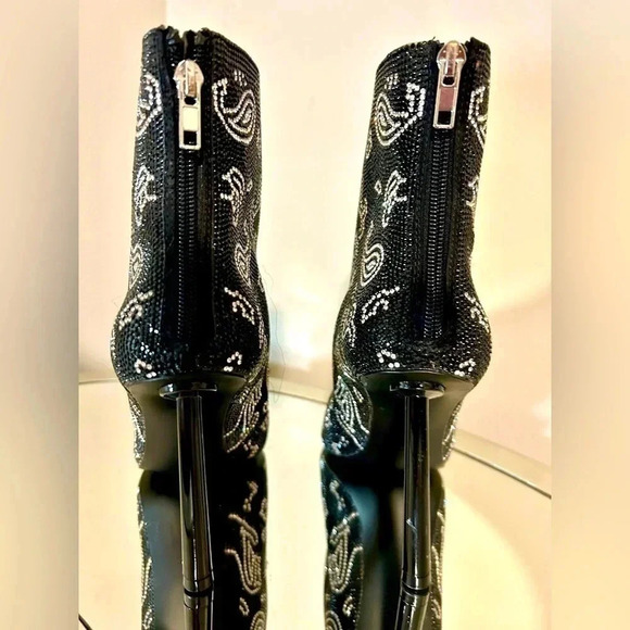 Never Worn STEVE MADDEN Denisha Glass and Fabric Ankle Boots, Size 8.5 - Picture 4 of 6